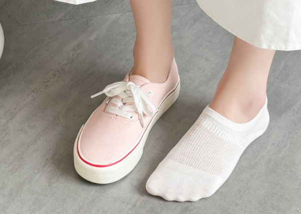 Women’s No Show Sock (Photo-series)
