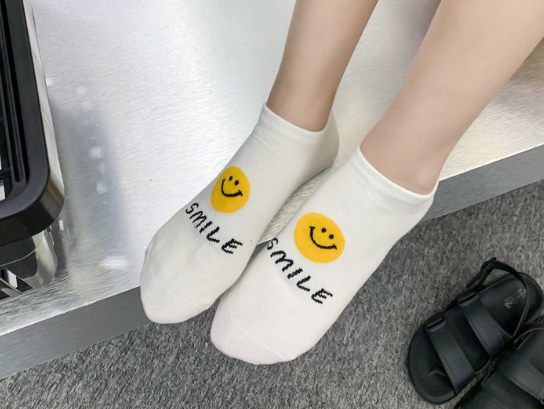 Women’s Smile Face Jacquard No Show Sock