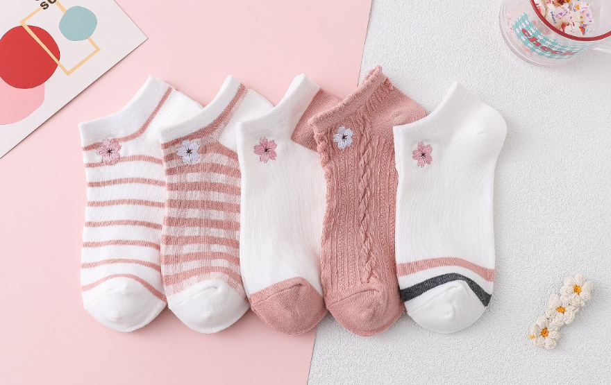 Women’s Cherry Blossoms Embroidered Ankle Sock