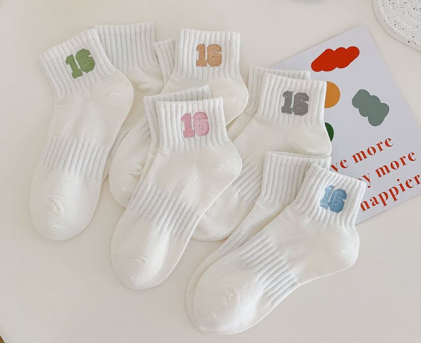 Women’s Embroidered Quarter Sock Arch Support