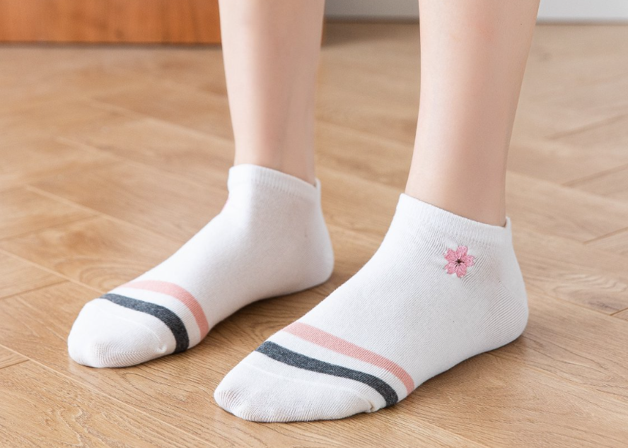Women’s Cherry Blossoms Embroidered Ankle Sock