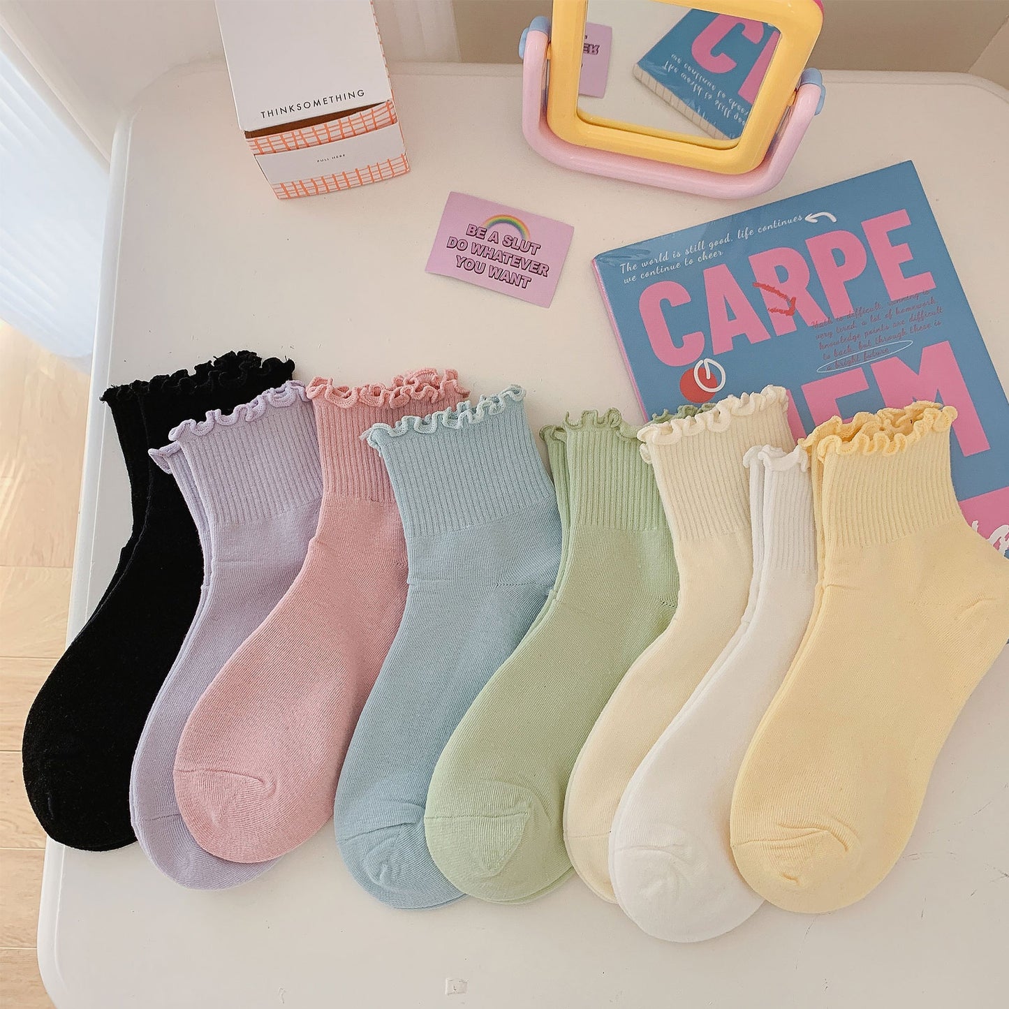 Women’s Ruffle Quarter Sock