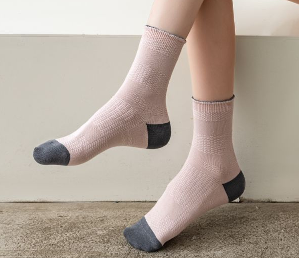 Women’s Ruffle Quarter Sock