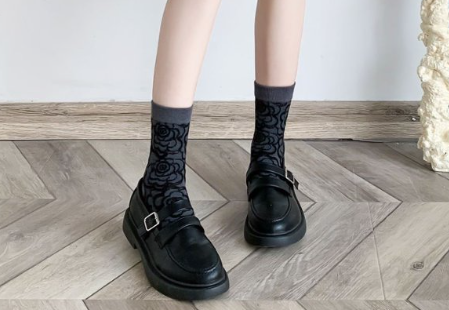 Women’s  Camellia  Crew Sock