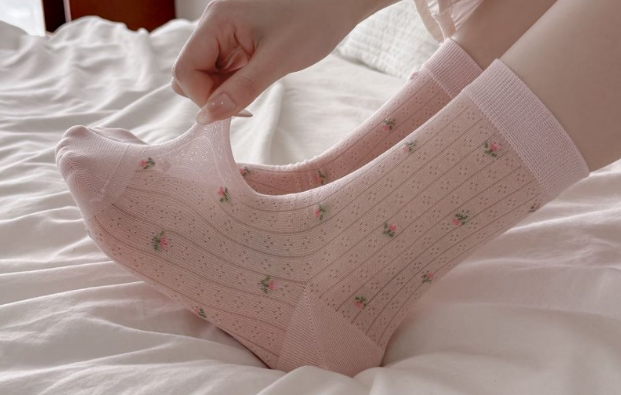 Women’s Floral Jacquard Crew Sock