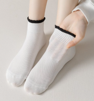 Women's Embroidered Ankle Sock