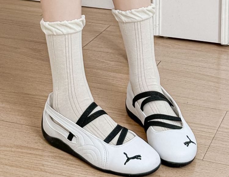 Women’s Ruffle Crew Sock
