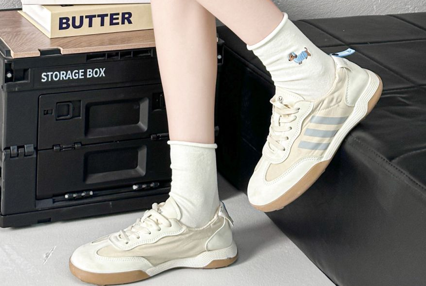 Women’s Roll Top Dog Embroidered Ankle Sock