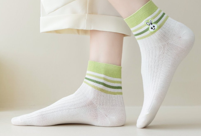 Women's Rabbit Embroidered Ankle Socks