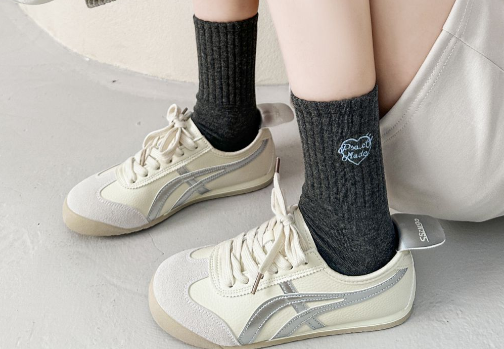 Women’s Heart Embroidered Crew Sock